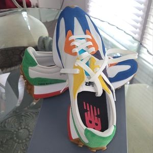 New Balance 327 Sneakers